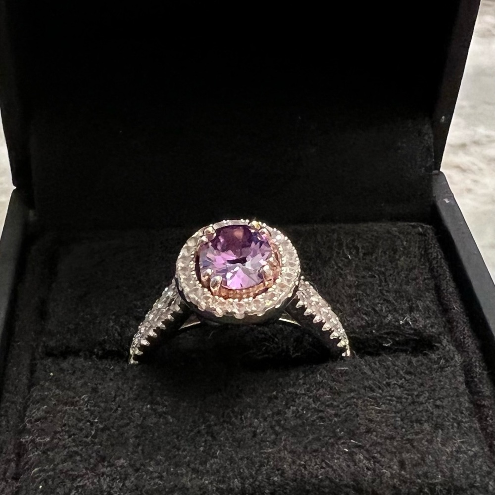 Beautiful Sterling Silver and Rose Gold Amethyst Ring. 💜 - Picture 2 of 9
